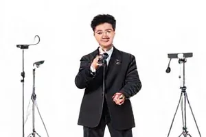 两个月后的回应：回应原文与四小时后的修改版封面